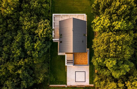 竣工写真・不動産写真専門｜ドローン空撮なら今までにない魅力と話題性を与えることができます