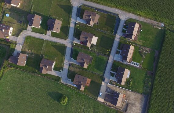 大阪の建物点検や調査ならドローンが高い評価を集めています